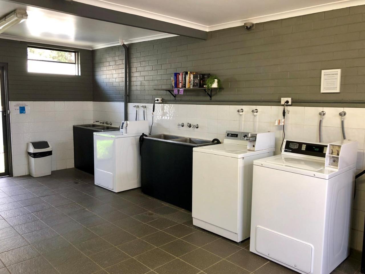 Ingenia Holidays Wagga Wagga Bagian luar foto