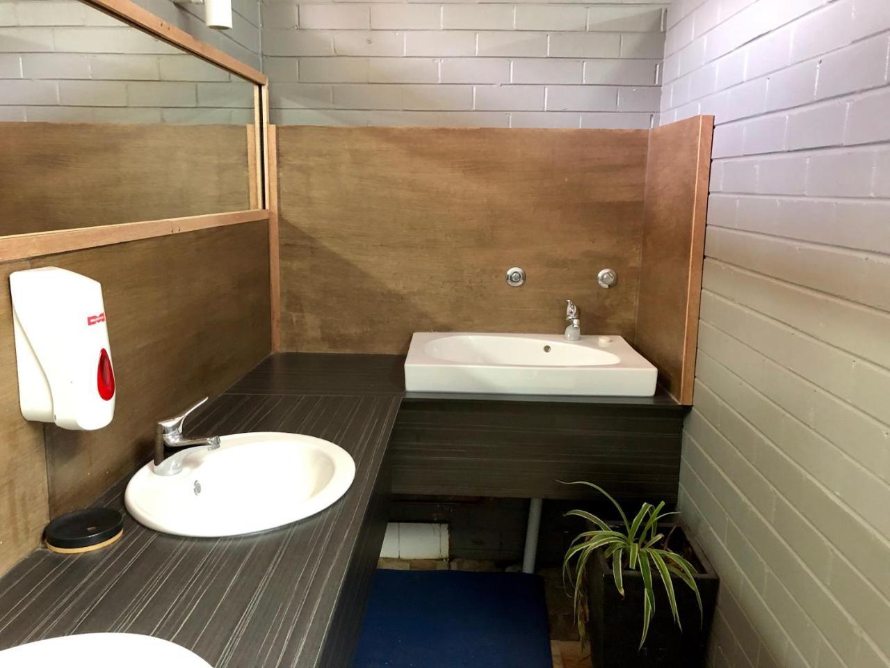 Ingenia Holidays Wagga Wagga Bagian luar foto