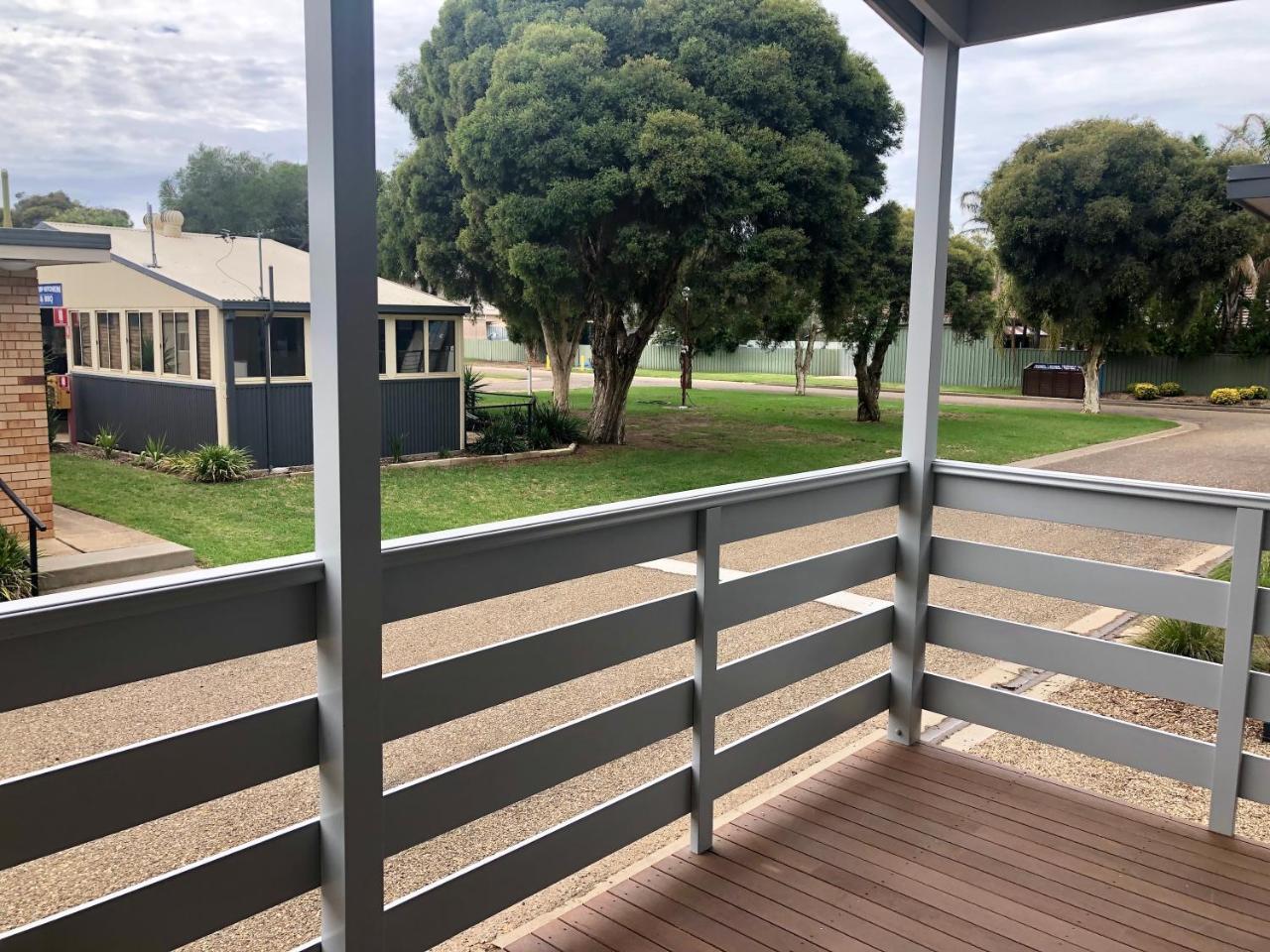 Ingenia Holidays Wagga Wagga Bagian luar foto